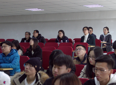 刘娇书记听取国际商学院赵晔讲授的《管理会计》
