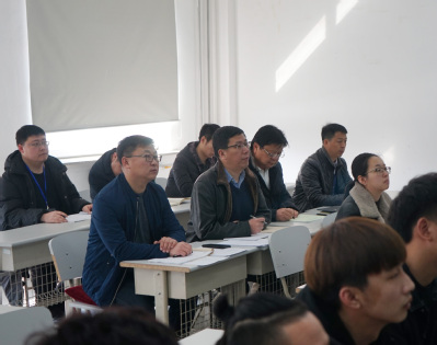 钱英伟副书记听取音乐学院杨丽华讲授的《声乐文献与教学法》