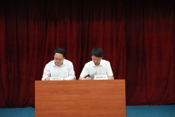 贾玉明书记与山东明德物业管理有限公司沈阳分公司签订校企合作协议